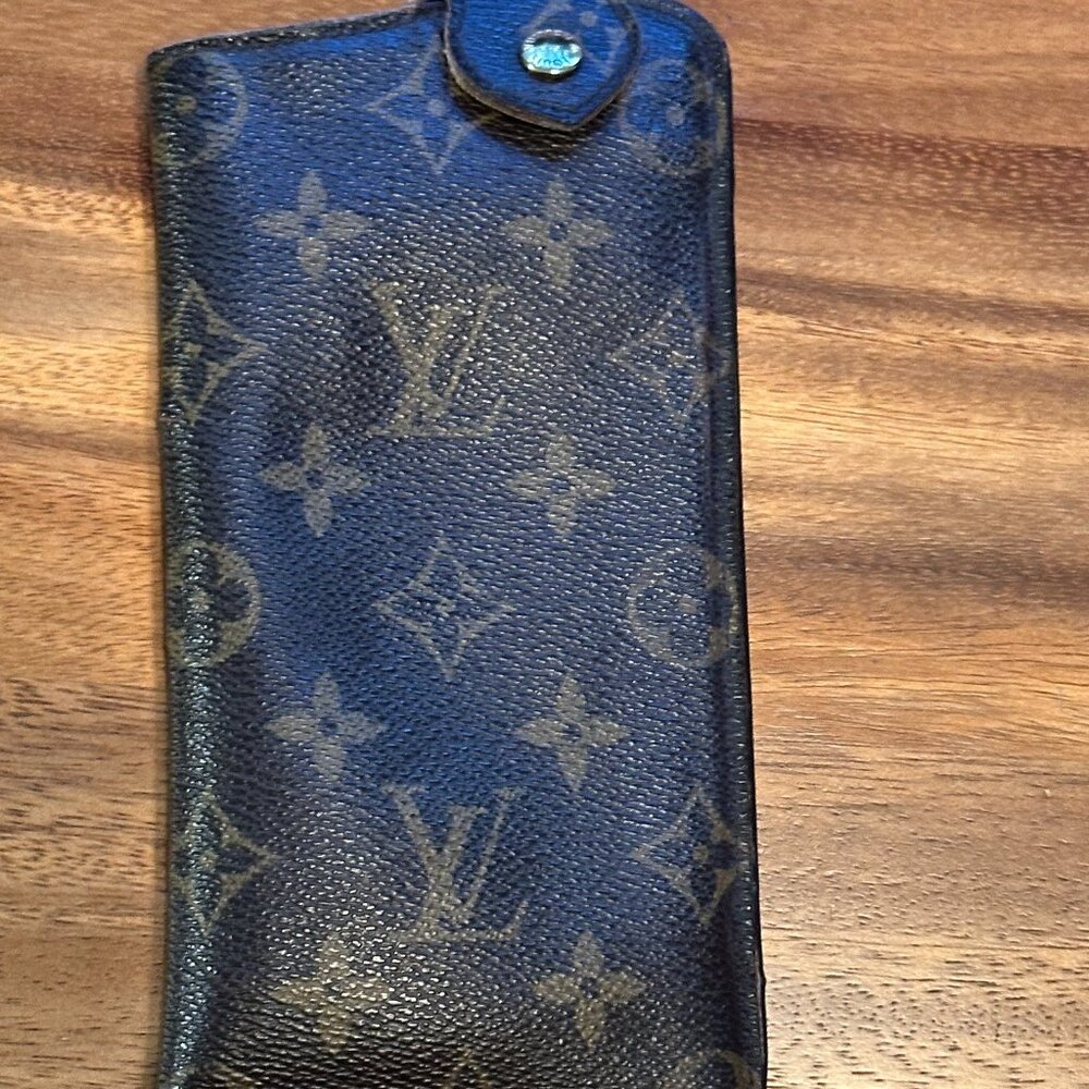 LOUIS VUITTON Sunglass Case (Vintage)